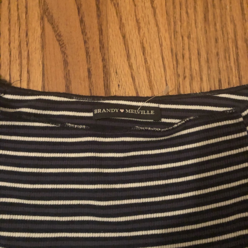 Brandy Melville t-shirt - Picture 2 of 2